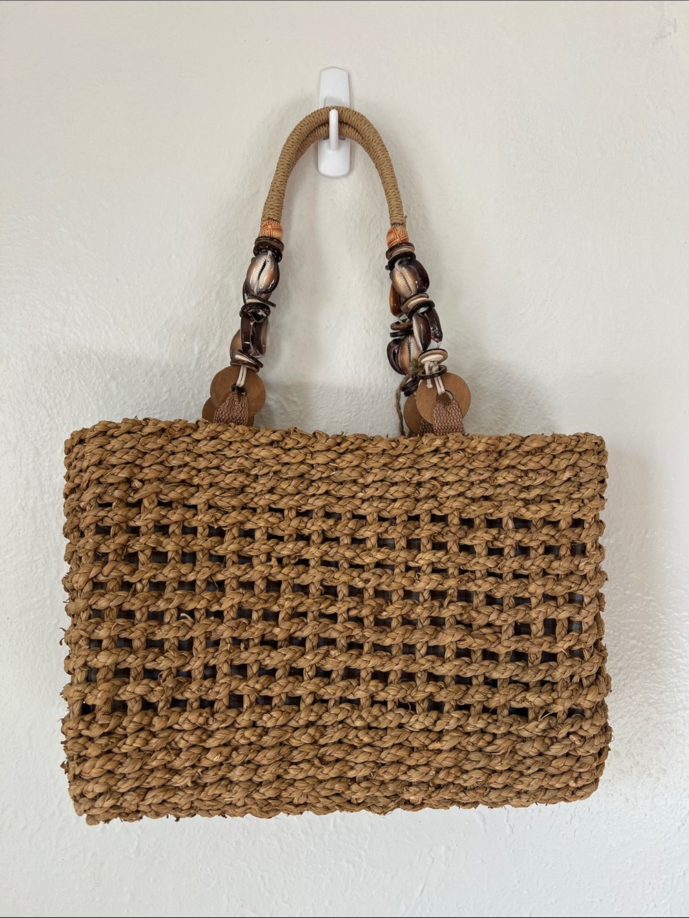 NWT- Boho Woven Straw Tote Bag Shell with Rope Handles Beach Vacation Purse